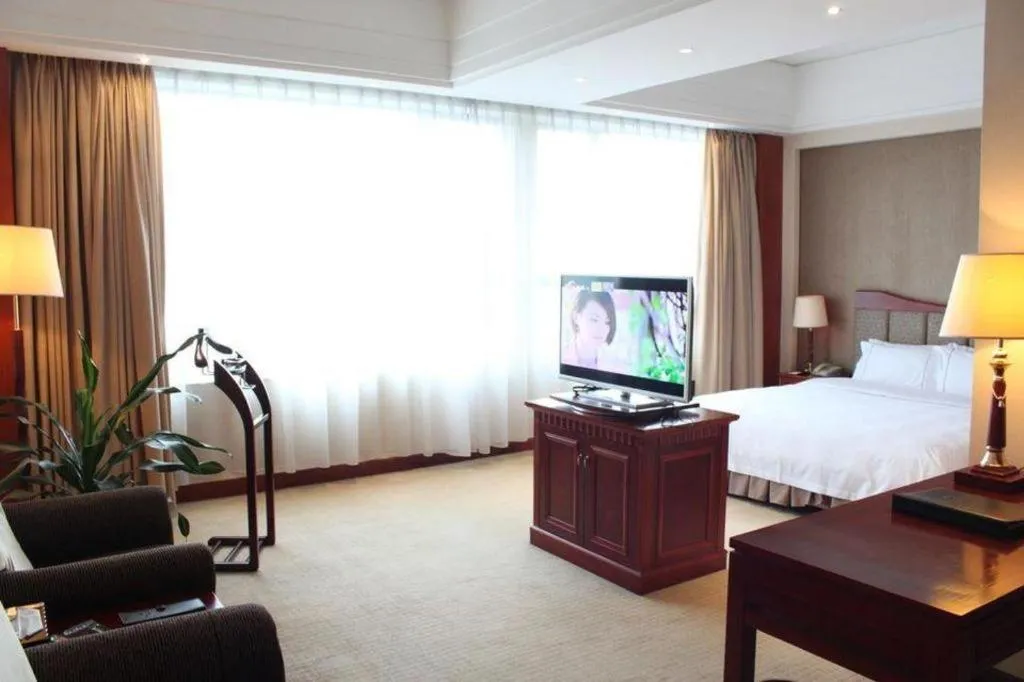 Bed in Metropolitan Hotel