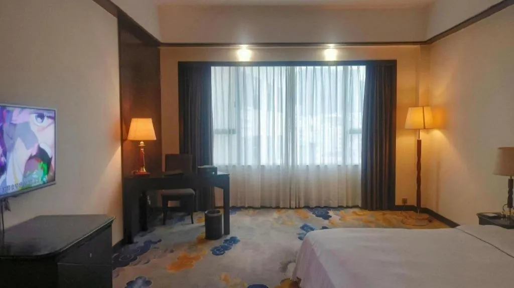 Bed in Metropolitan Hotel