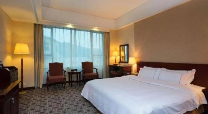 Bed in Metropolitan Hotel