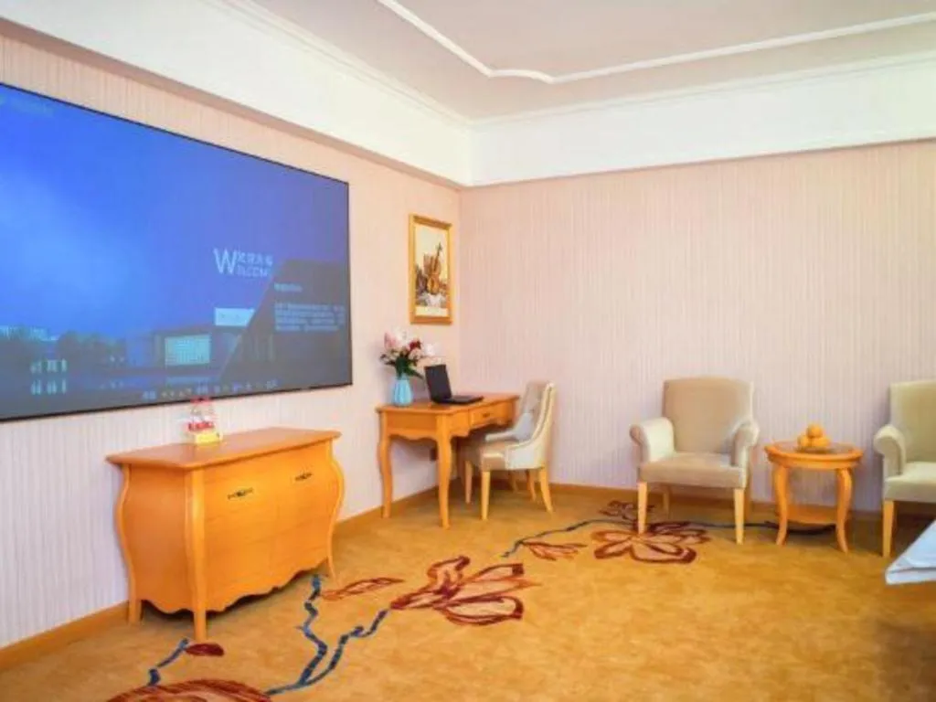 Vienna Hotel Guangdong Xinyi Jiaoyucheng River View