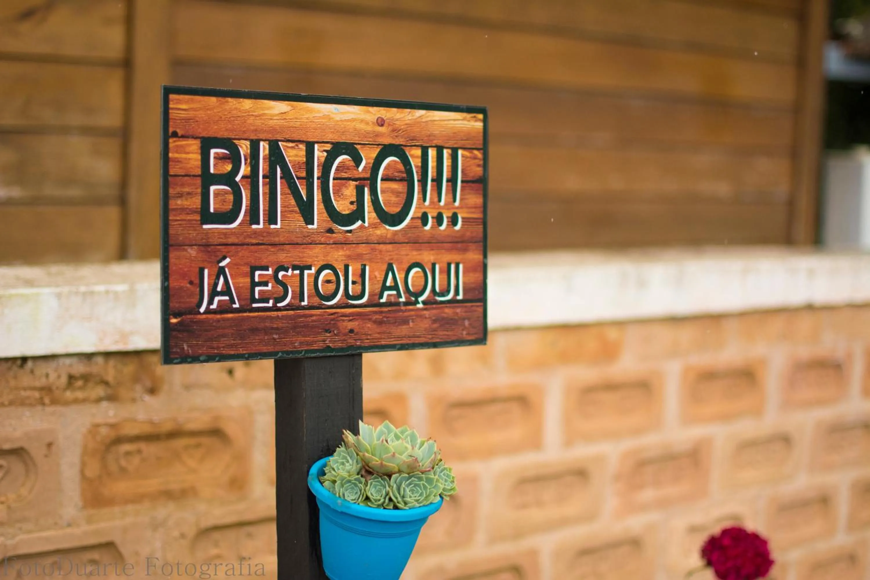 Text overlay in Pousada Recanto Ninho Verde Chalés