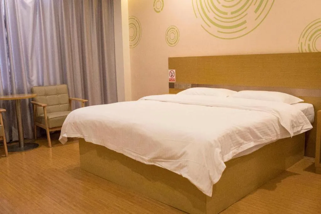 Bed in GreenTree Inn Qingdao Jiaozhou Jiaoping Road Express Hotel