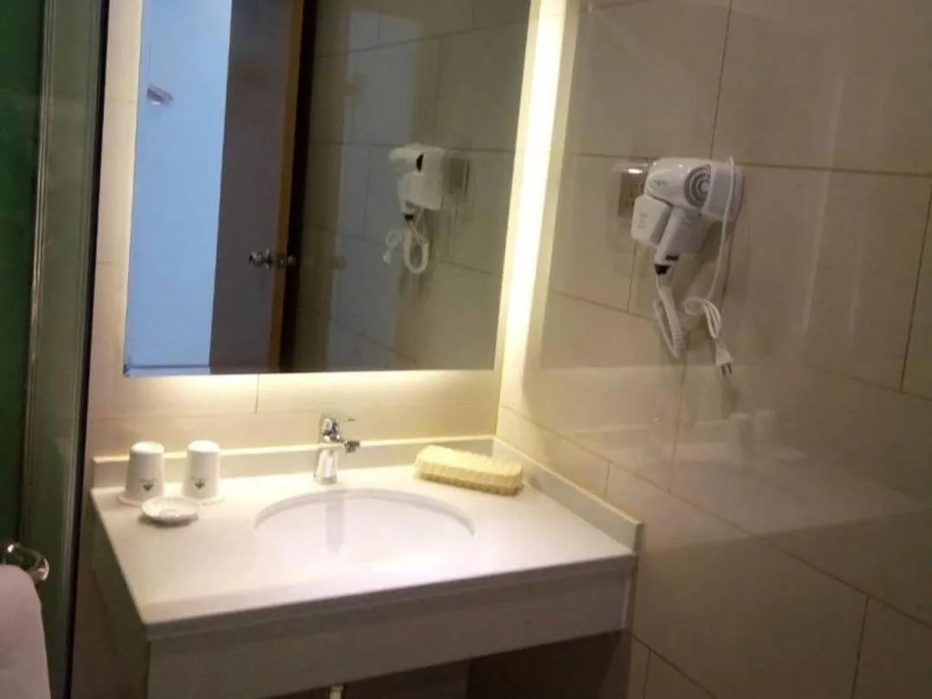 GreenTree Inn Qingdao Jiaozhou Jiaoping Road Express Hotel