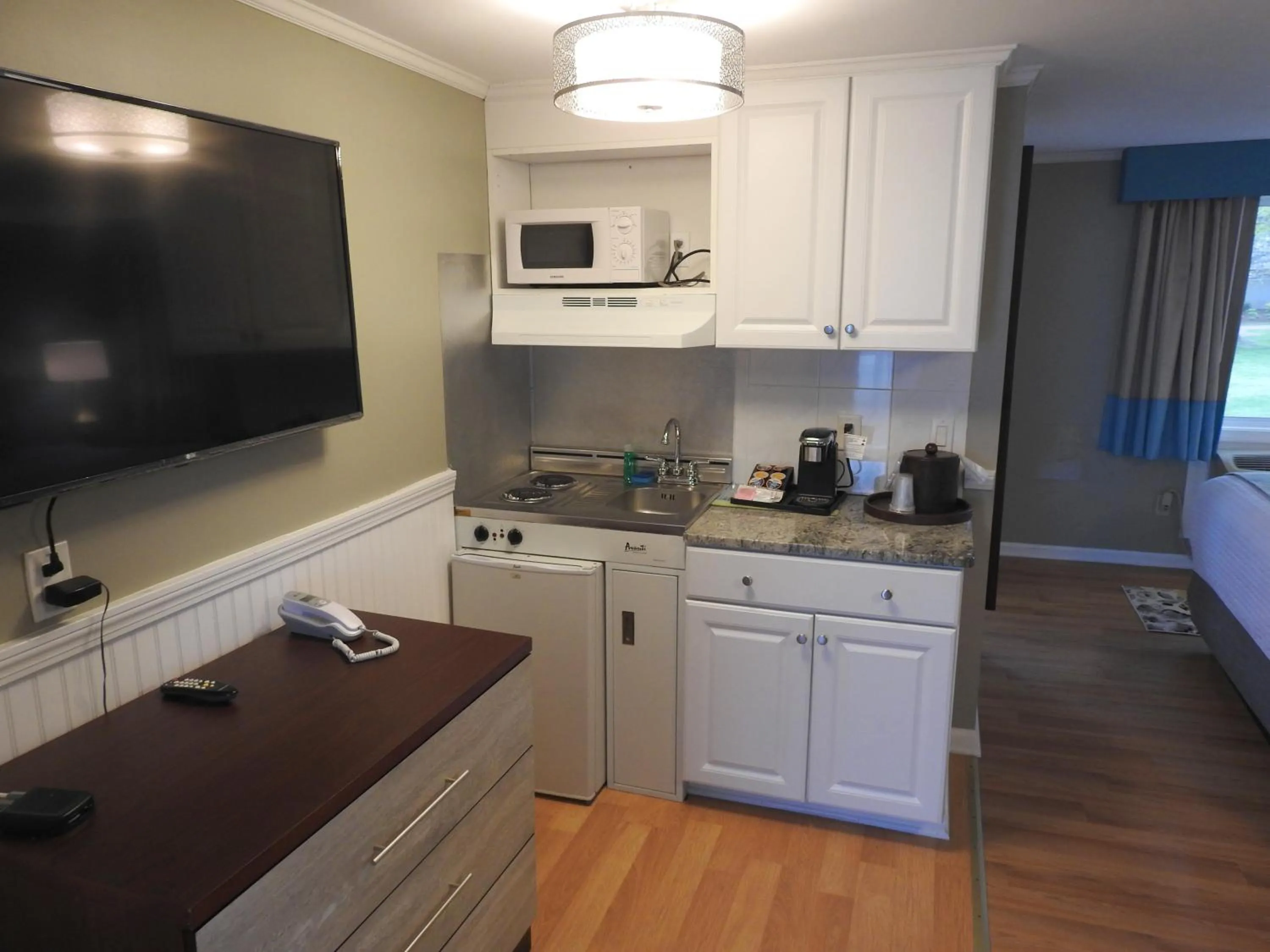 TV and multimedia in SeaCoast Inn