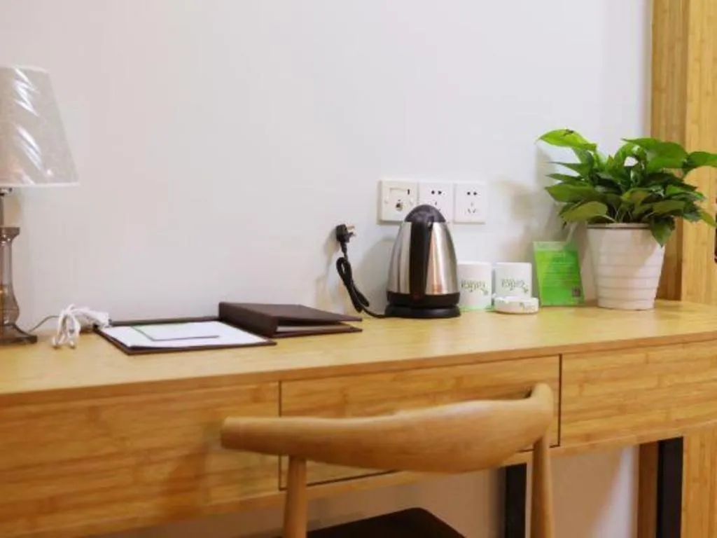 Vatica Hangzhou Linan Qianwang Street Hotel