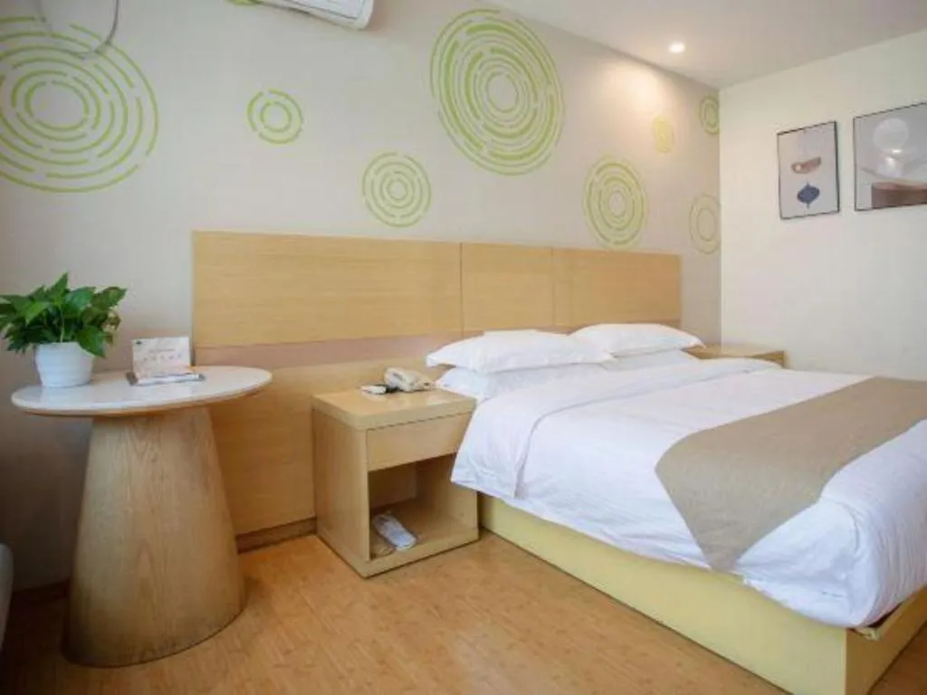 Bed in GreenTree Inn Shanghai National Convention and Exhibition Center Huaxiang Road