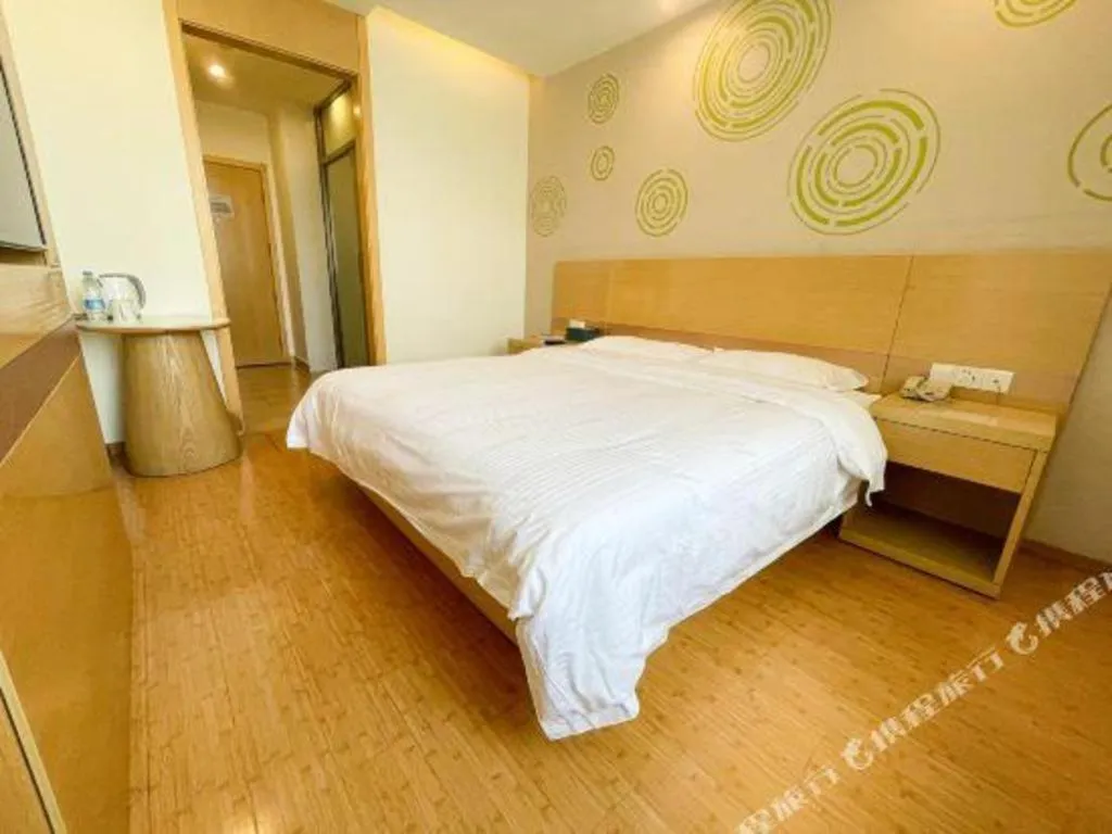 Bed in GreenTree Inn Shanghai National Convention and Exhibition Center Huaxiang Road