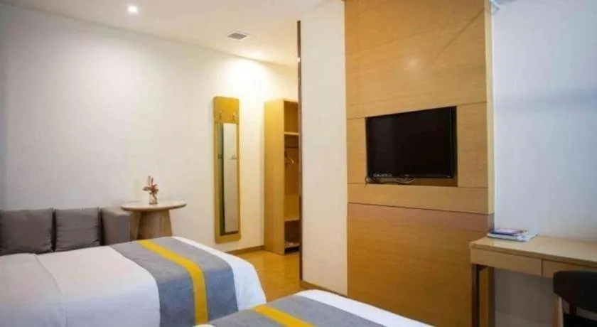 Bed in GreenTree Inn Shanghai National Convention and Exhibition Center Huaxiang Road