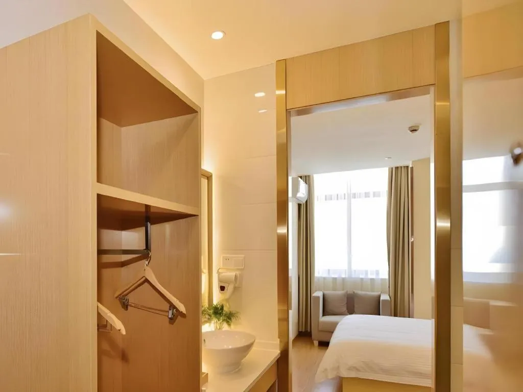 Bed in GreenTree Inn Shanghai National Convention and Exhibition Center Huaxiang Road