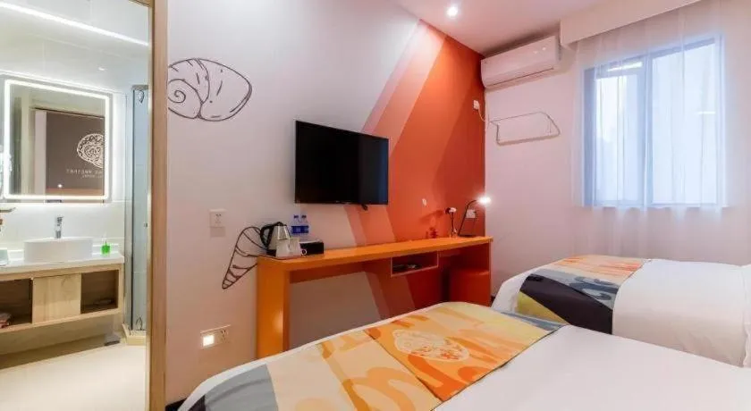 Bed in Shell Shanghai Yangpu District Pingliang Road Binjiang Hotel
