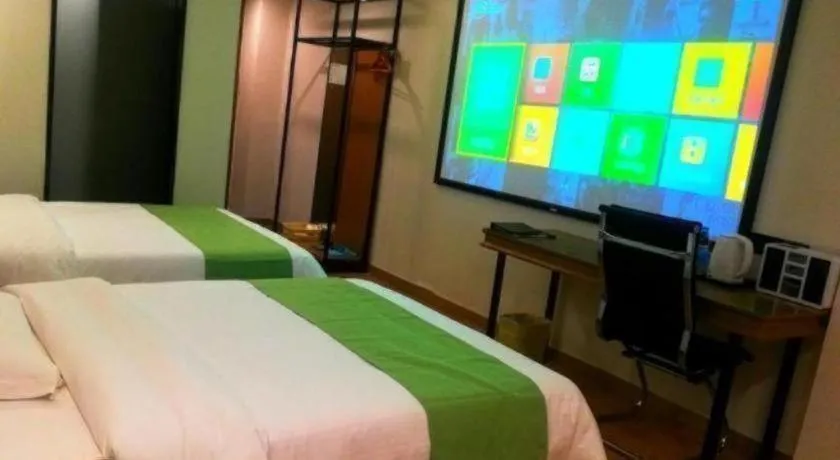 Bed in GreenTree Inn Haikou City Wuzhishan Road