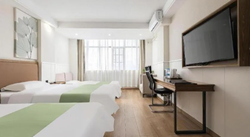 Bed in GreenTree Inn Haikou City Wuzhishan Road