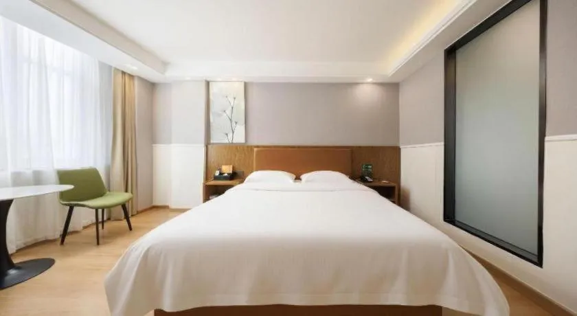 Bed in GreenTree Inn Haikou City Wuzhishan Road