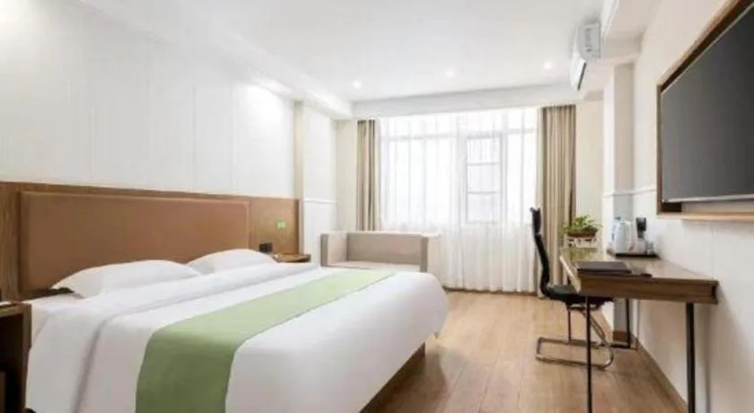 Bed in GreenTree Inn Haikou City Wuzhishan Road