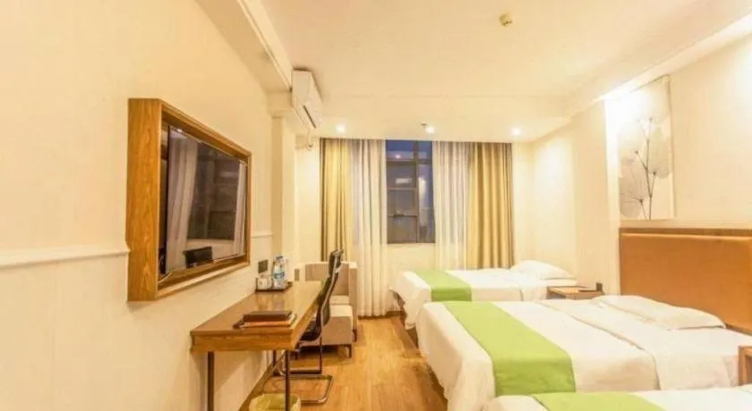 Bed in GreenTree Inn Haikou City Wuzhishan Road