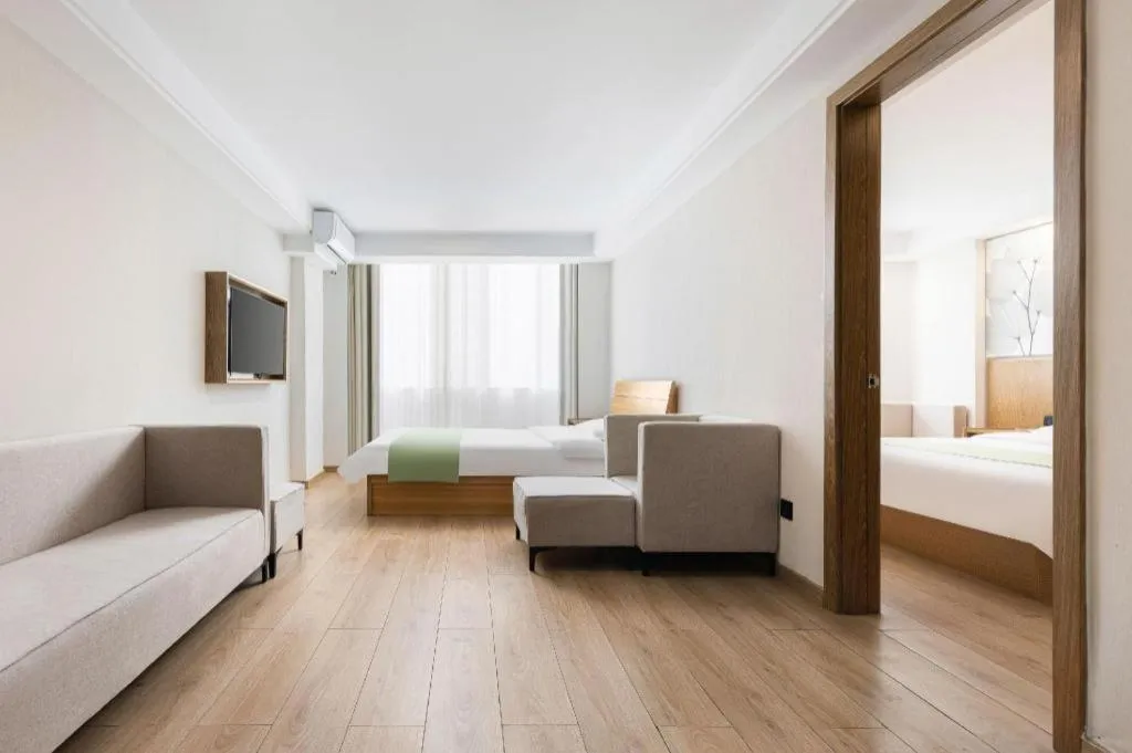 Bed in GreenTree Inn Haikou City Wuzhishan Road