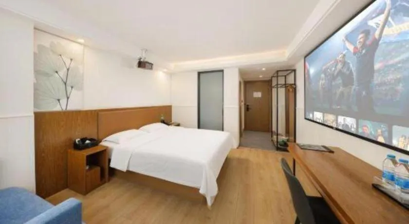 Bed in GreenTree Inn Haikou City Wuzhishan Road