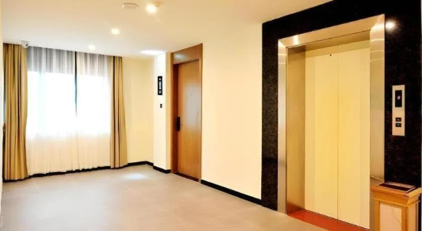 GreenTree Inn Haikou City Wuzhishan Road