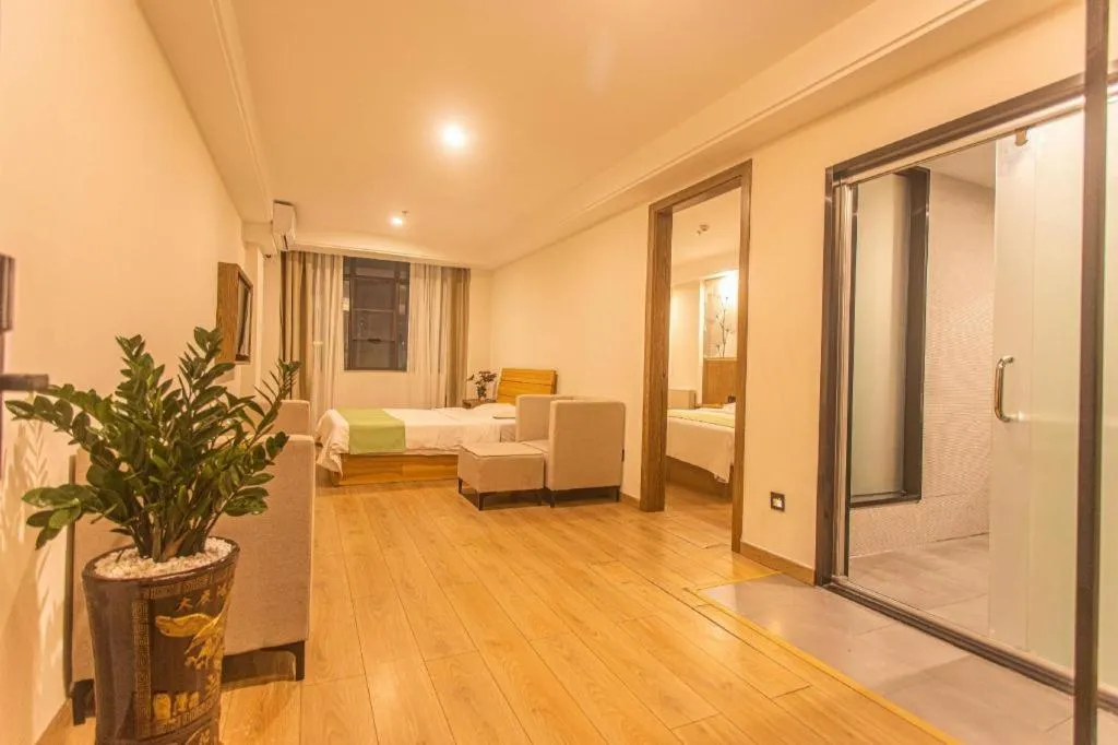 Bed in GreenTree Inn Haikou City Wuzhishan Road