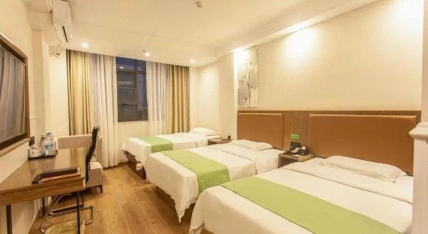 Bed in GreenTree Inn Haikou City Wuzhishan Road