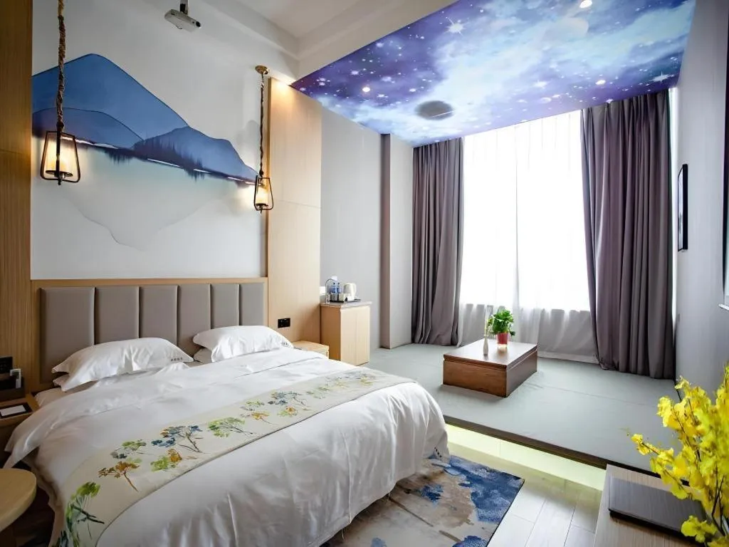 Bed in VX Dali Erhai Park Seascape Hotel