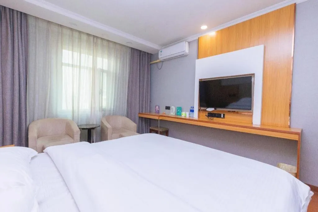 Bed in GreenTree Inn Chongqing Longhu Times Tianjie Xietaizi Metro Station