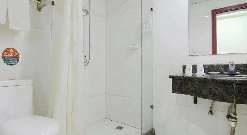 GreenTree Inn Chongqing Longhu Times Tianjie Xietaizi Metro Station