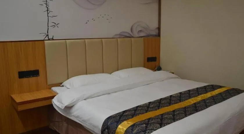 Bed in GreenTree Inn Chongqing Longhu Times Tianjie Xietaizi Metro Station