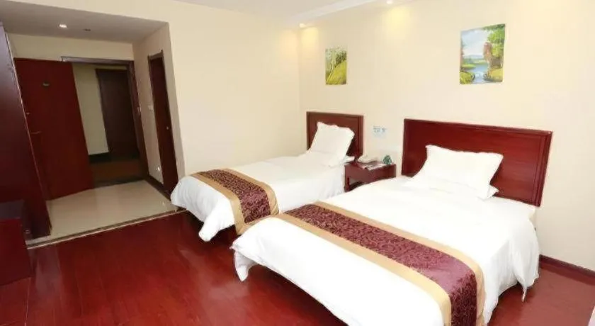 Bed in GreenTree Inn Chongqing Longhu Times Tianjie Xietaizi Metro Station