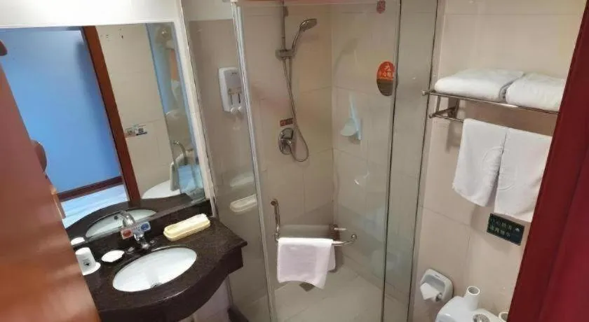 GreenTree Inn Chongqing Longhu Times Tianjie Xietaizi Metro Station