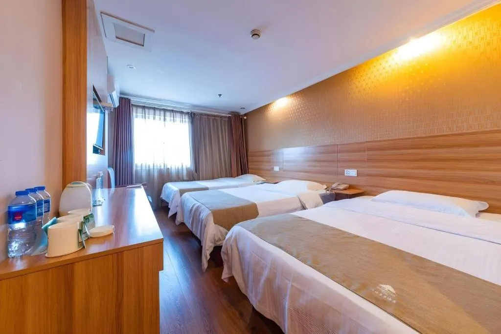 Bed in GreenTree Inn Chongqing Longhu Times Tianjie Xietaizi Metro Station