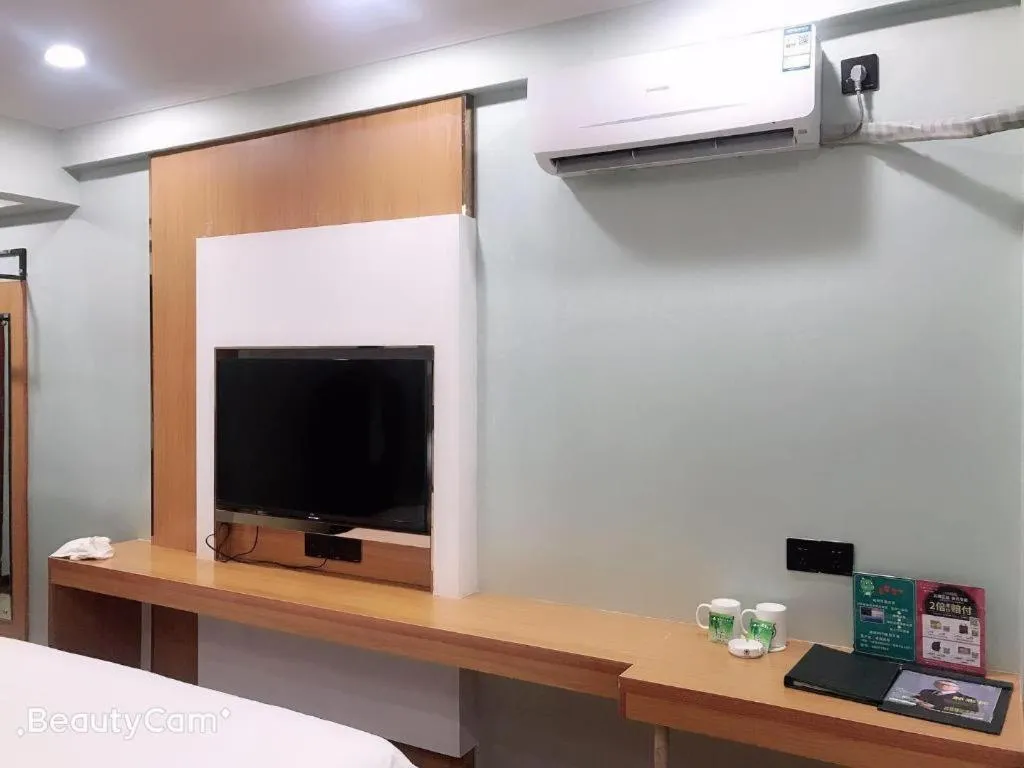 GreenTree Inn Chongqing Longhu Times Tianjie Xietaizi Metro Station