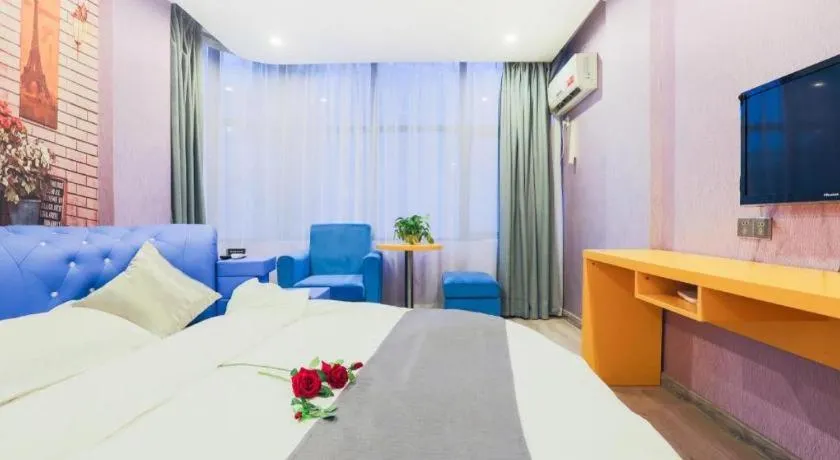 Bed in Shell Ganzhou Central Theme Hotel