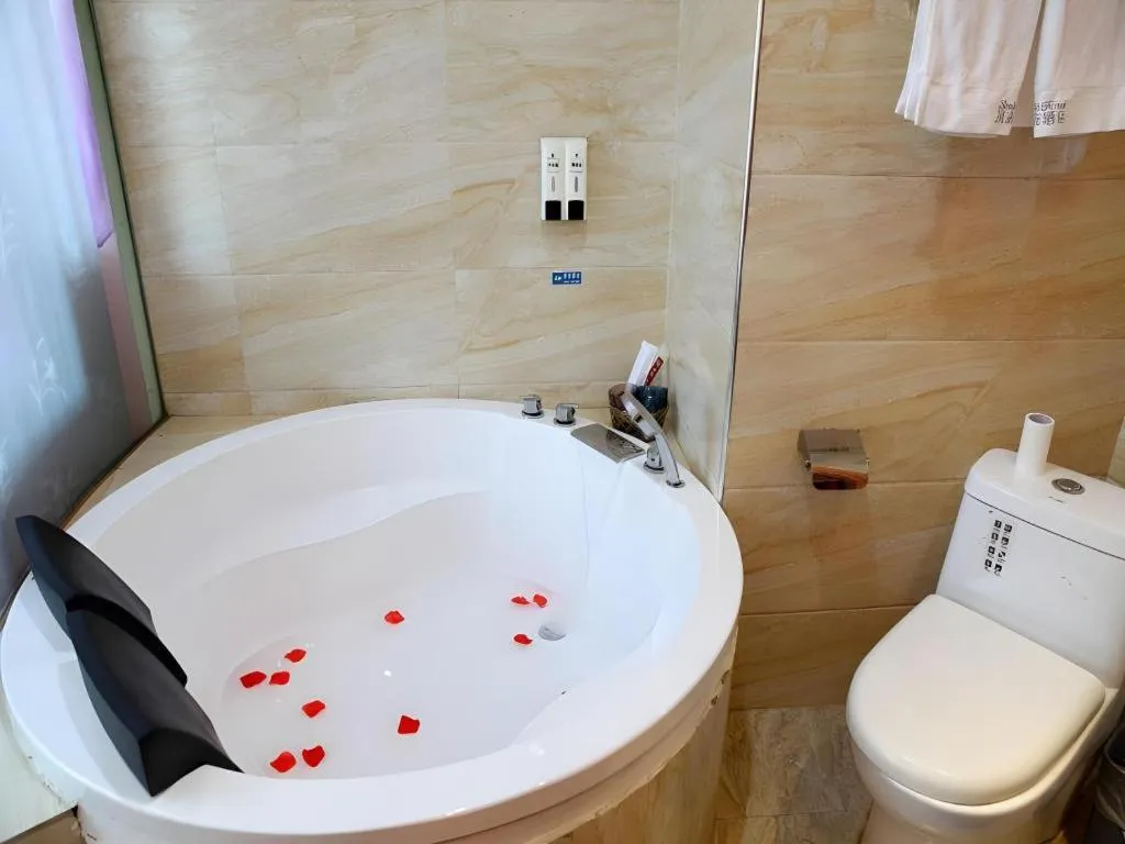 Shell Ganzhou Central Theme Hotel