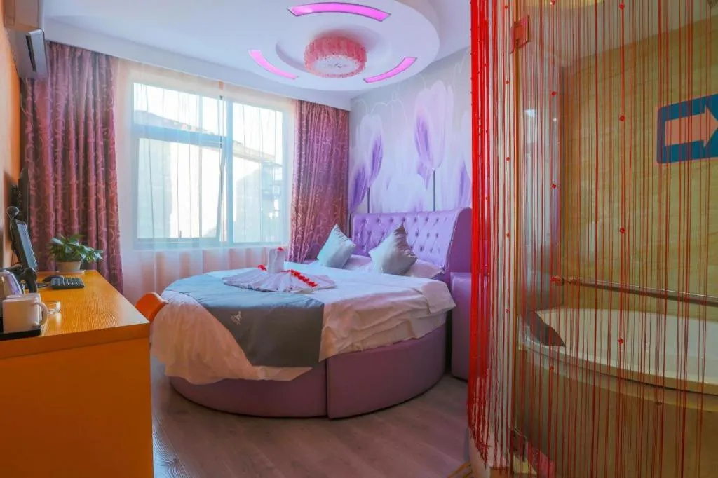 Bed in Shell Ganzhou Central Theme Hotel