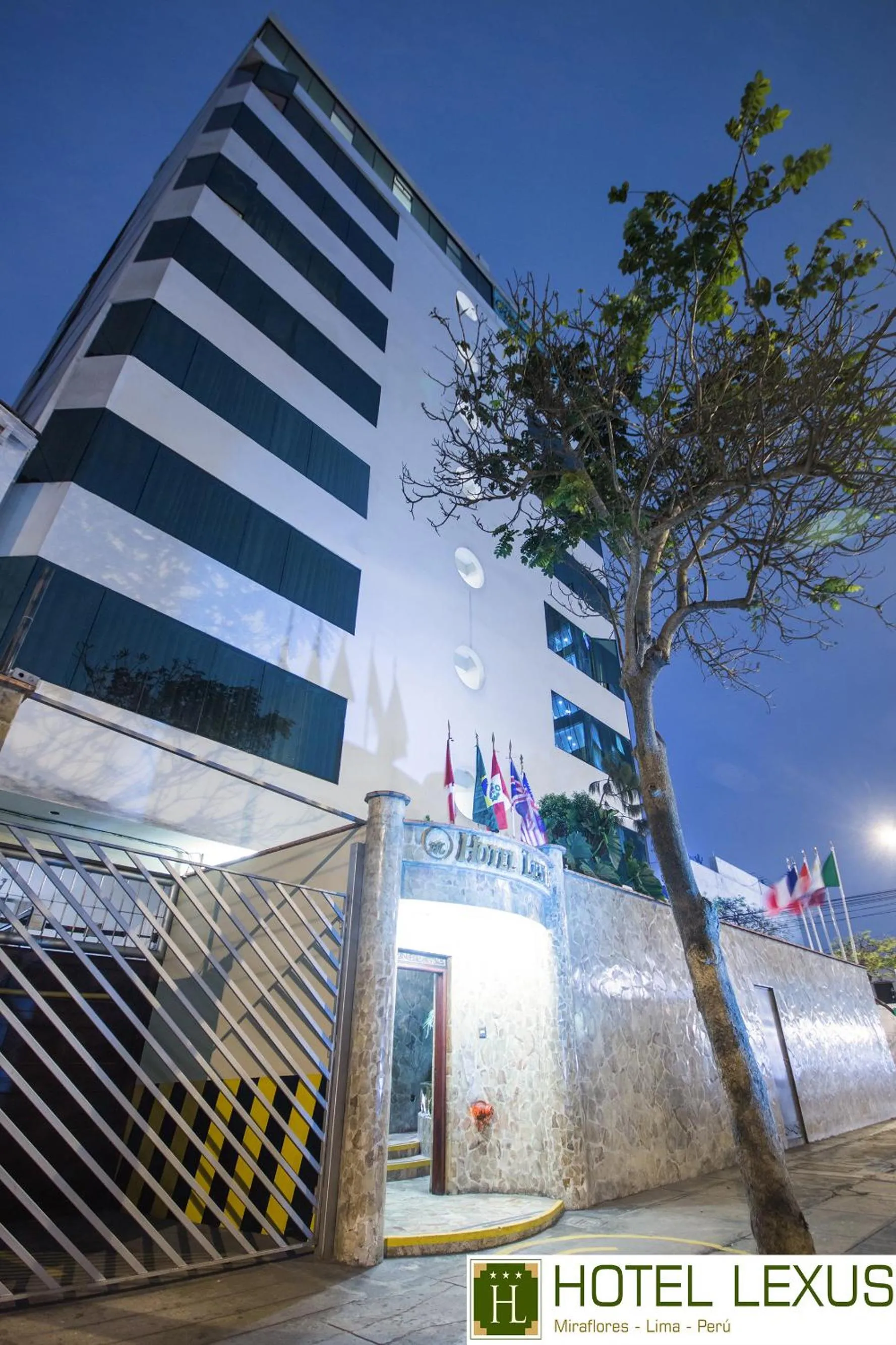 Facade/entrance in Hotel Lexus