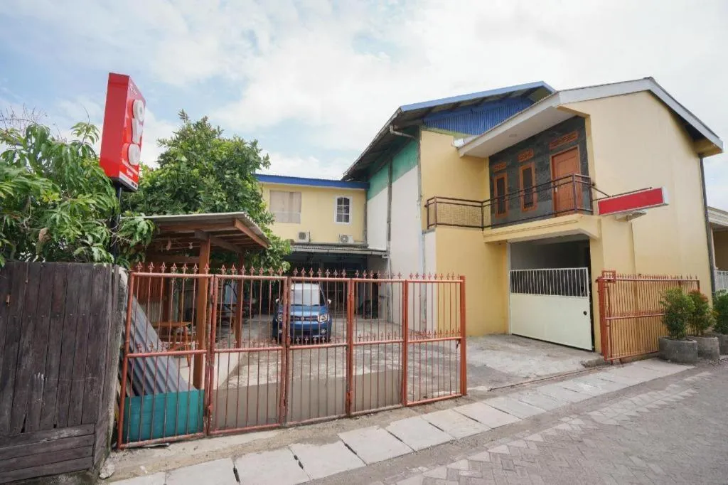 OYO 2656 Az Zahra Residence Syariah