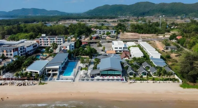 Rattana Pura Beach Resort