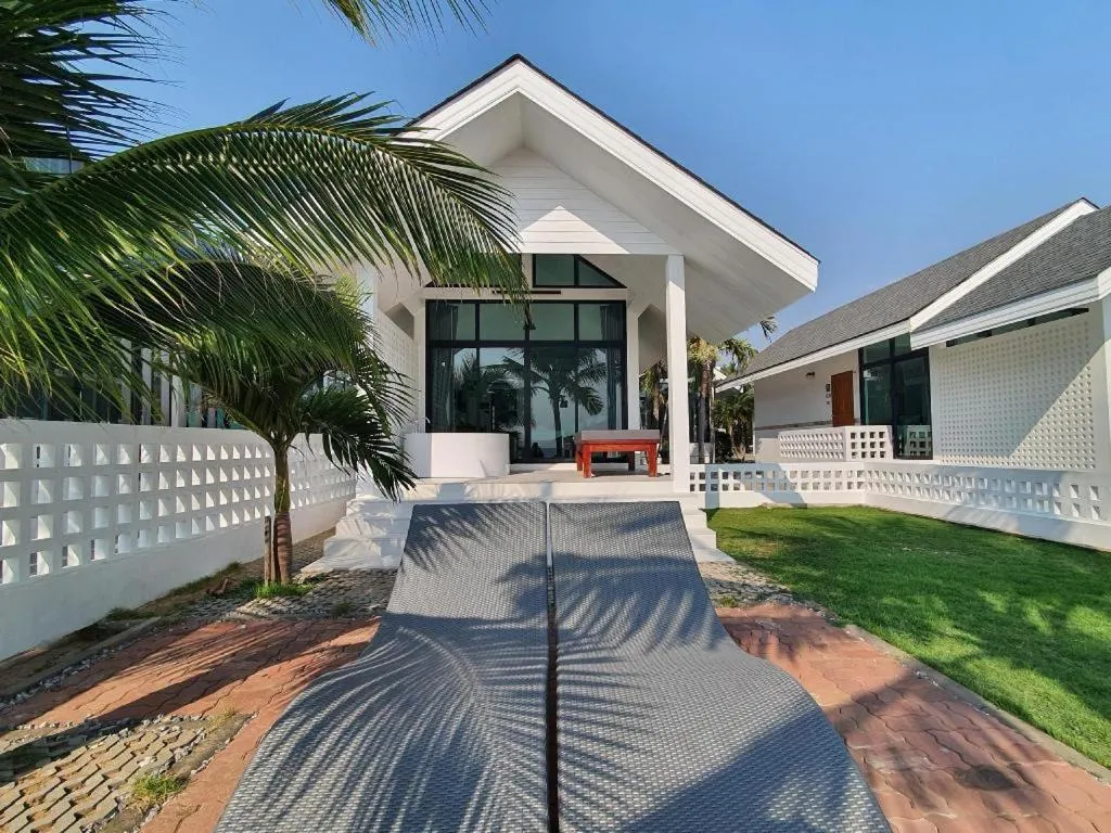 Rattana Pura Beach Resort