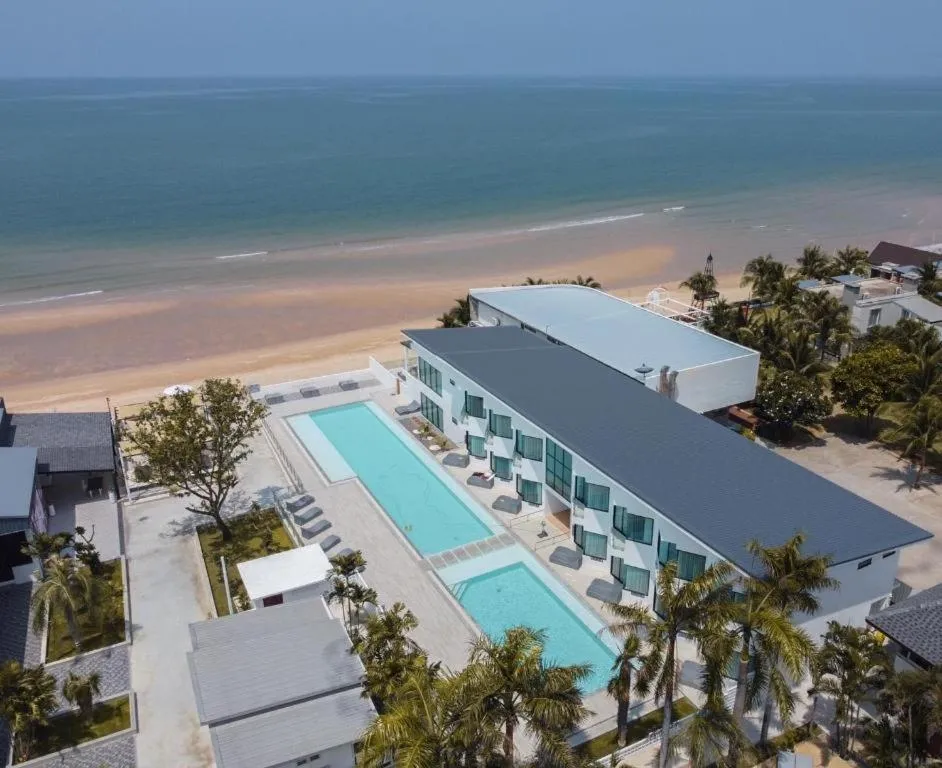 Rattana Pura Beach Resort