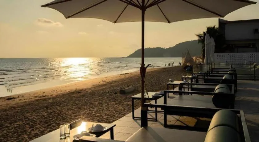 Rattana Pura Beach Resort