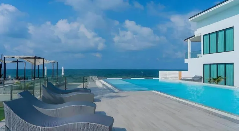 Rattana Pura Beach Resort