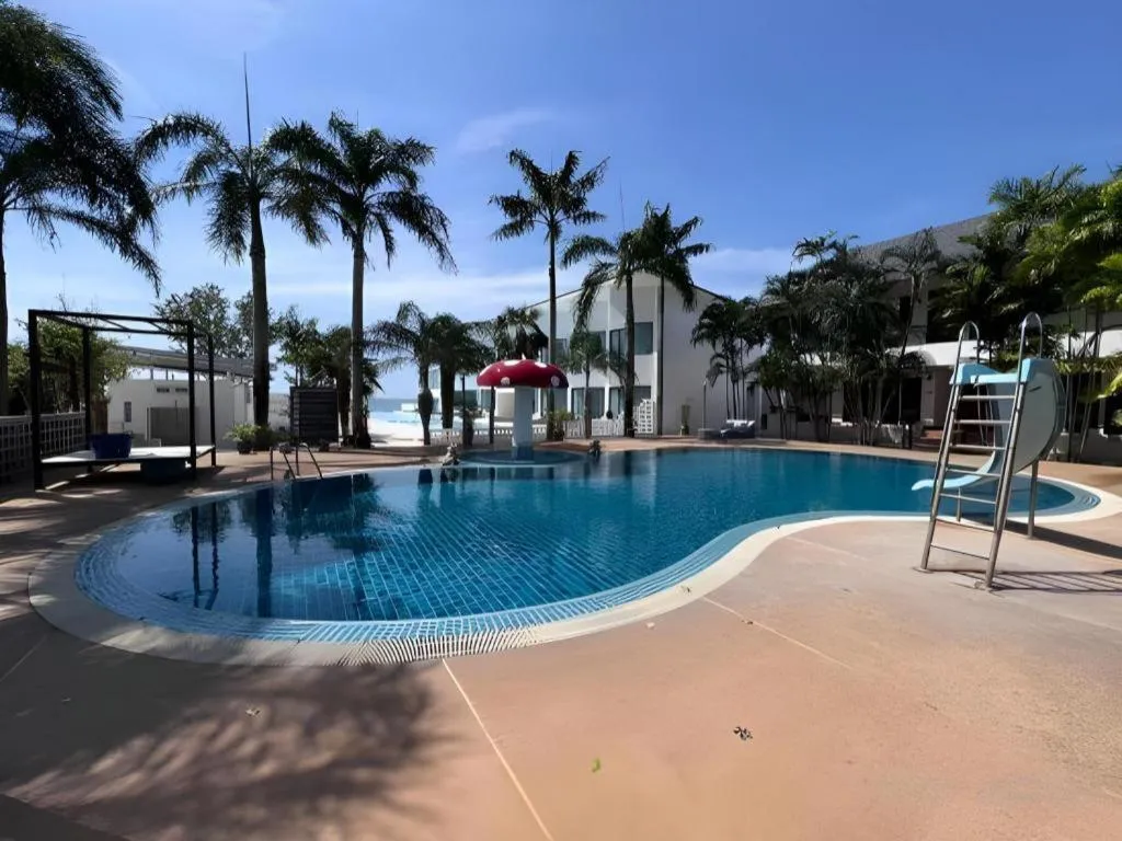 Rattana Pura Beach Resort