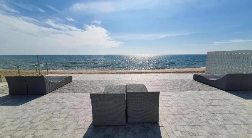 Rattana Pura Beach Resort