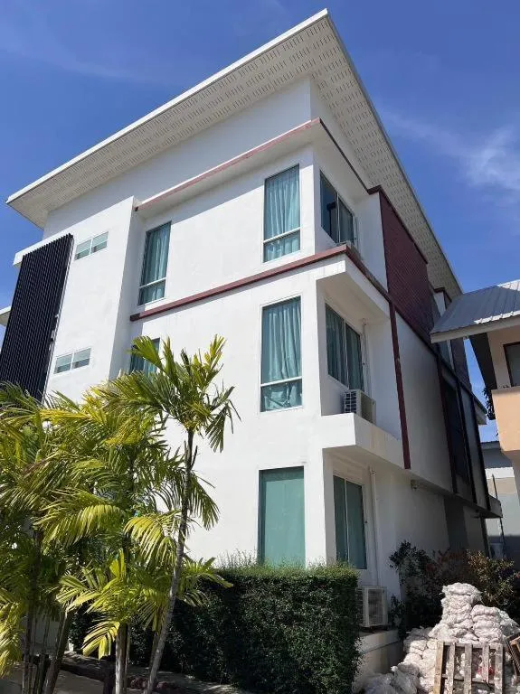 Rattana Pura Beach Resort