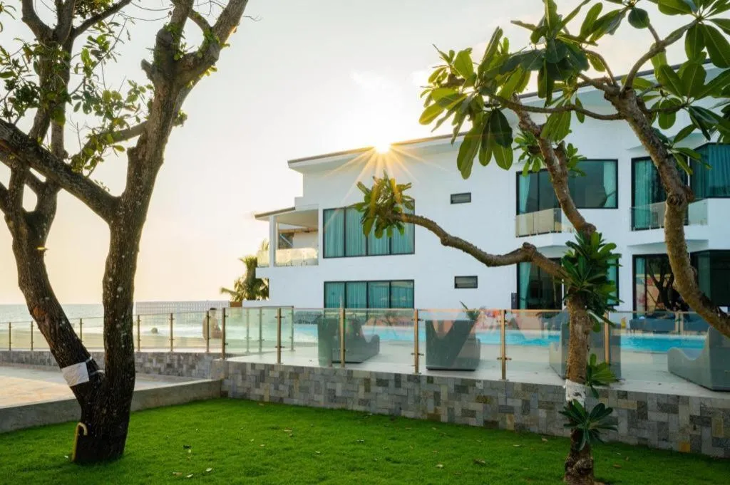 Rattana Pura Beach Resort