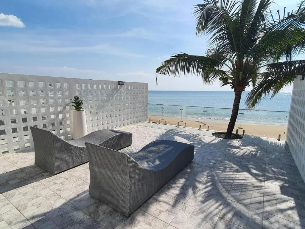 Rattana Pura Beach Resort