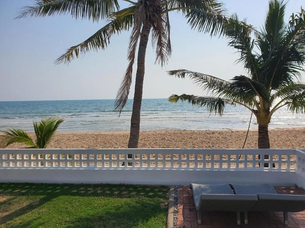 Rattana Pura Beach Resort