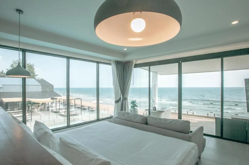 Bed in Rattana Pura Beach Resort