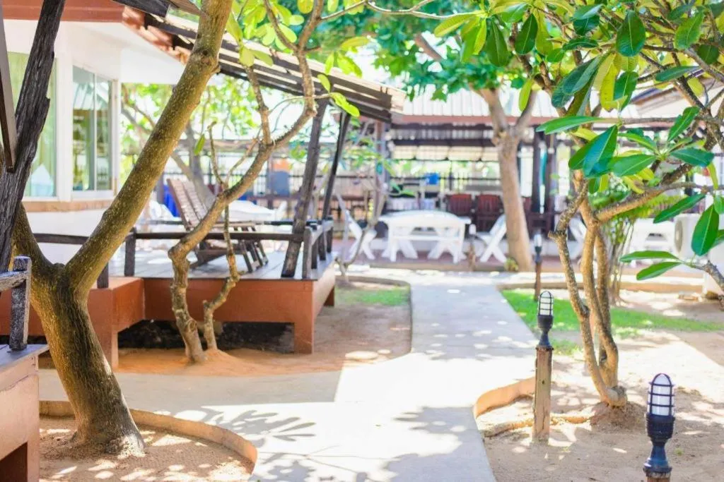 Rattana Pura Beach Resort